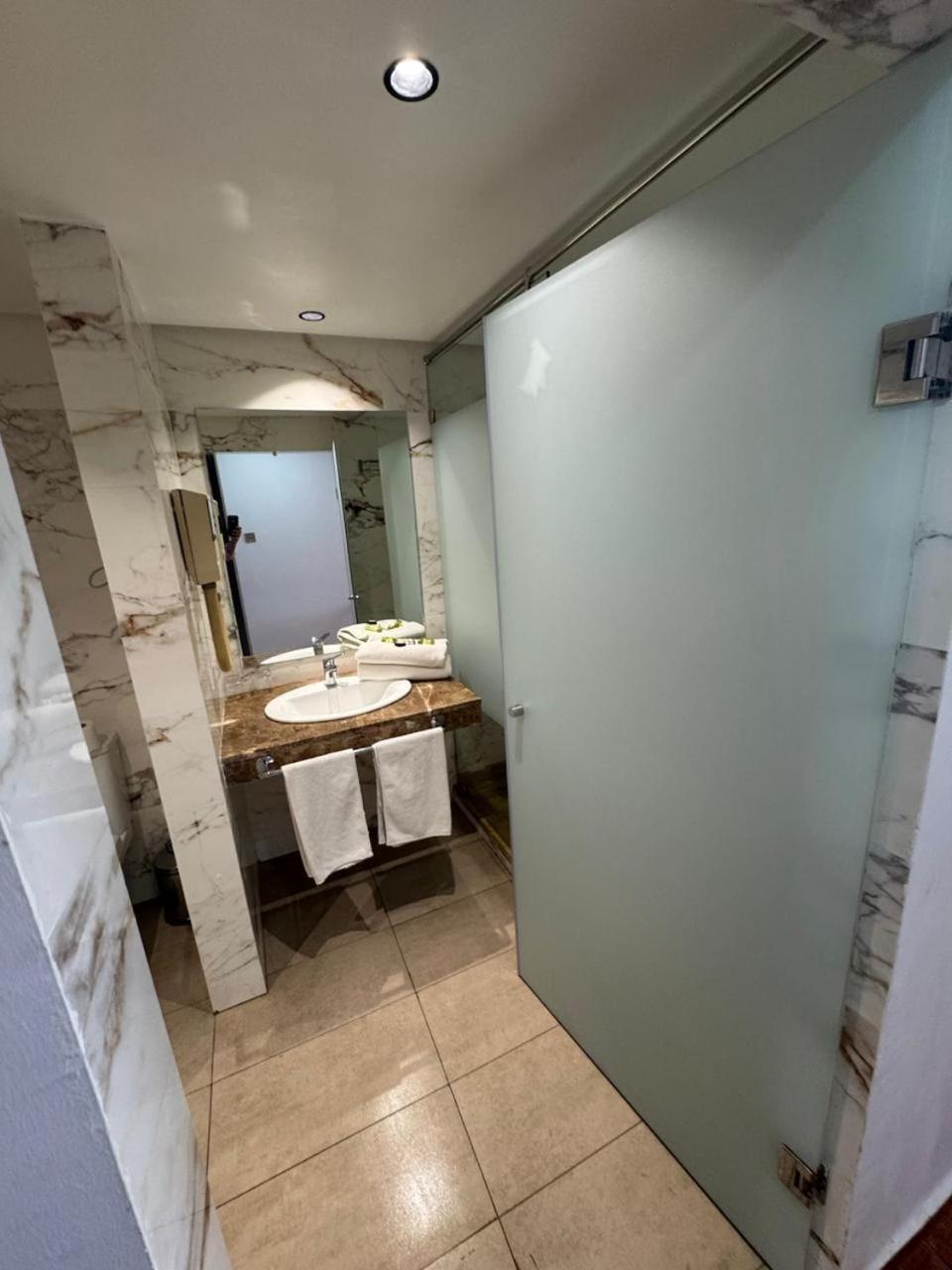 Room with Pool View,1746839702:JPEG